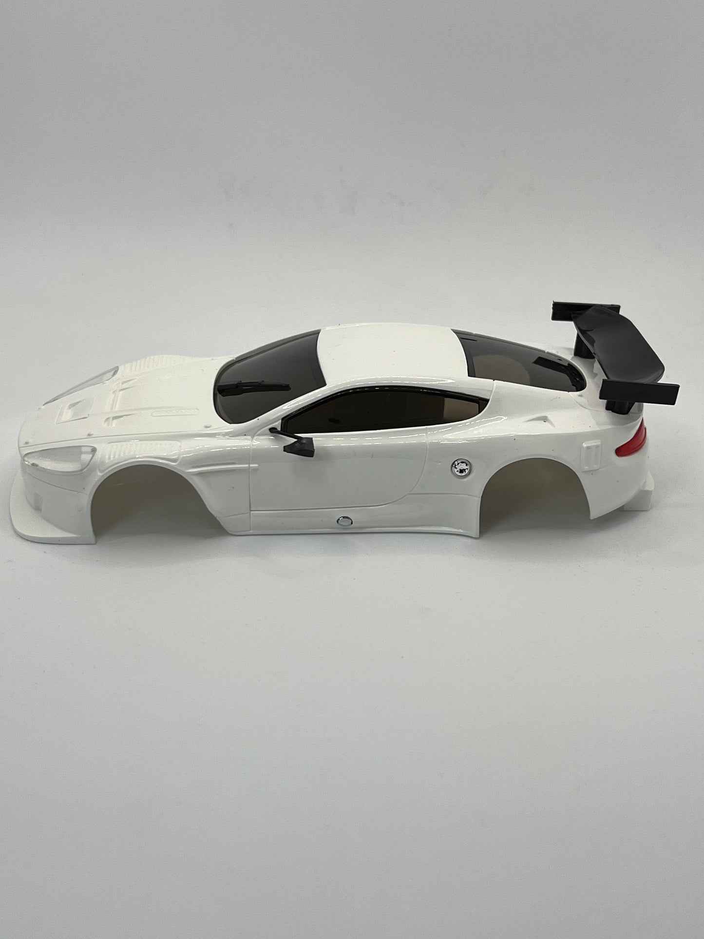 Mini-Z Aston Martin 98mm body - White