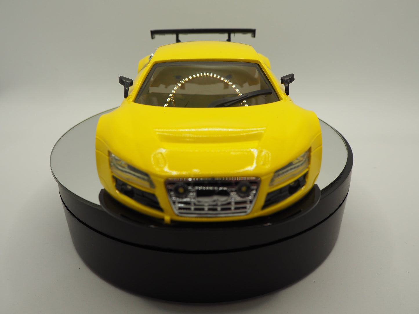 Silver Hose RC Mini-Z Audi R8 98mm body - Sapphire Yellow