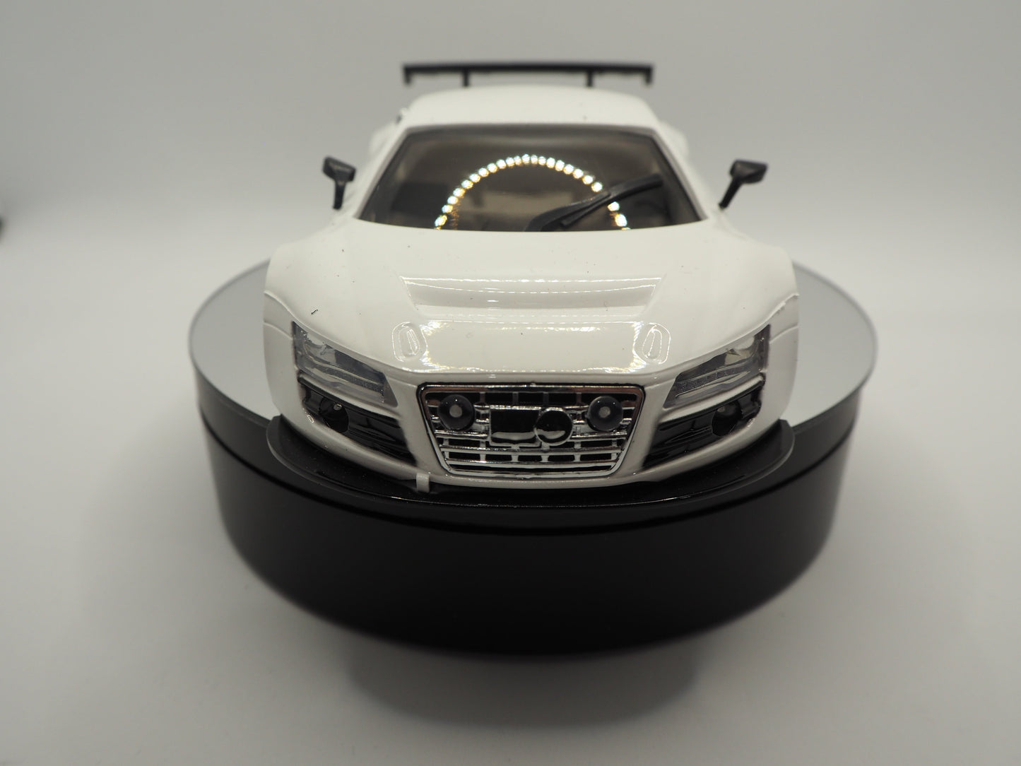 Silver Horse RC Mini-Z Audi R8 98mm body - Alpine White