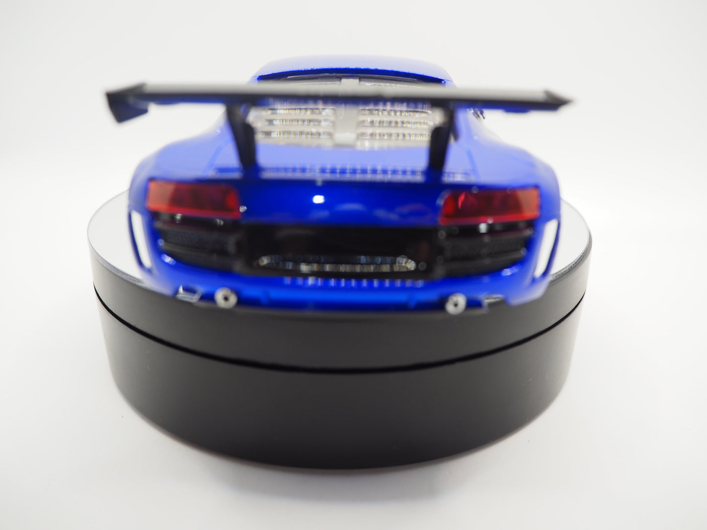 Silver Horse RC Mini-Z Audi R8 98mm body - Crystal Blue